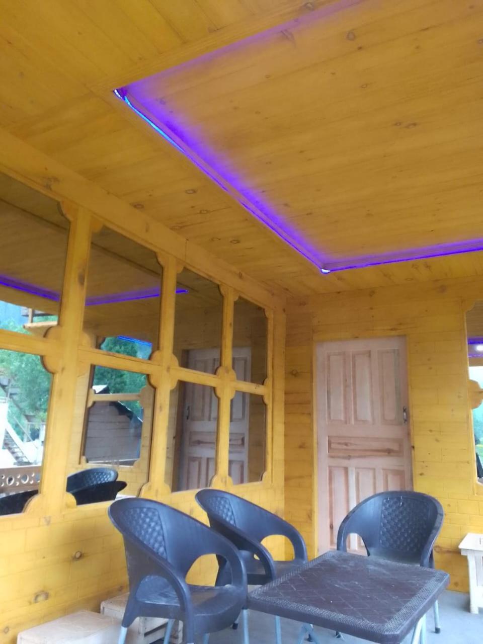 Riverbank Hotel Taobut Neelum Valley Azad Kashmir Taobat Esterno foto